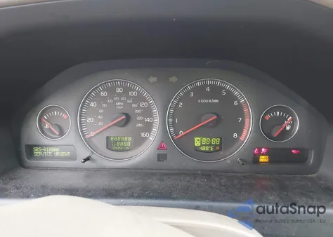 2006 Volvo V70 2.4/2.4L z USA, uszkodzony, nr VIN YV1SW640462566769